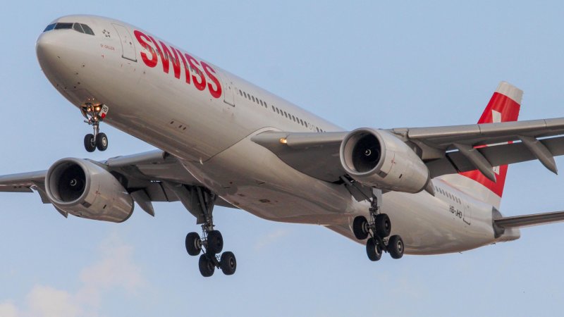 Самолет SWISS A330 приземляется сегодня в (четверг) в Бен-Гурионе. Фото: omer.aviation
