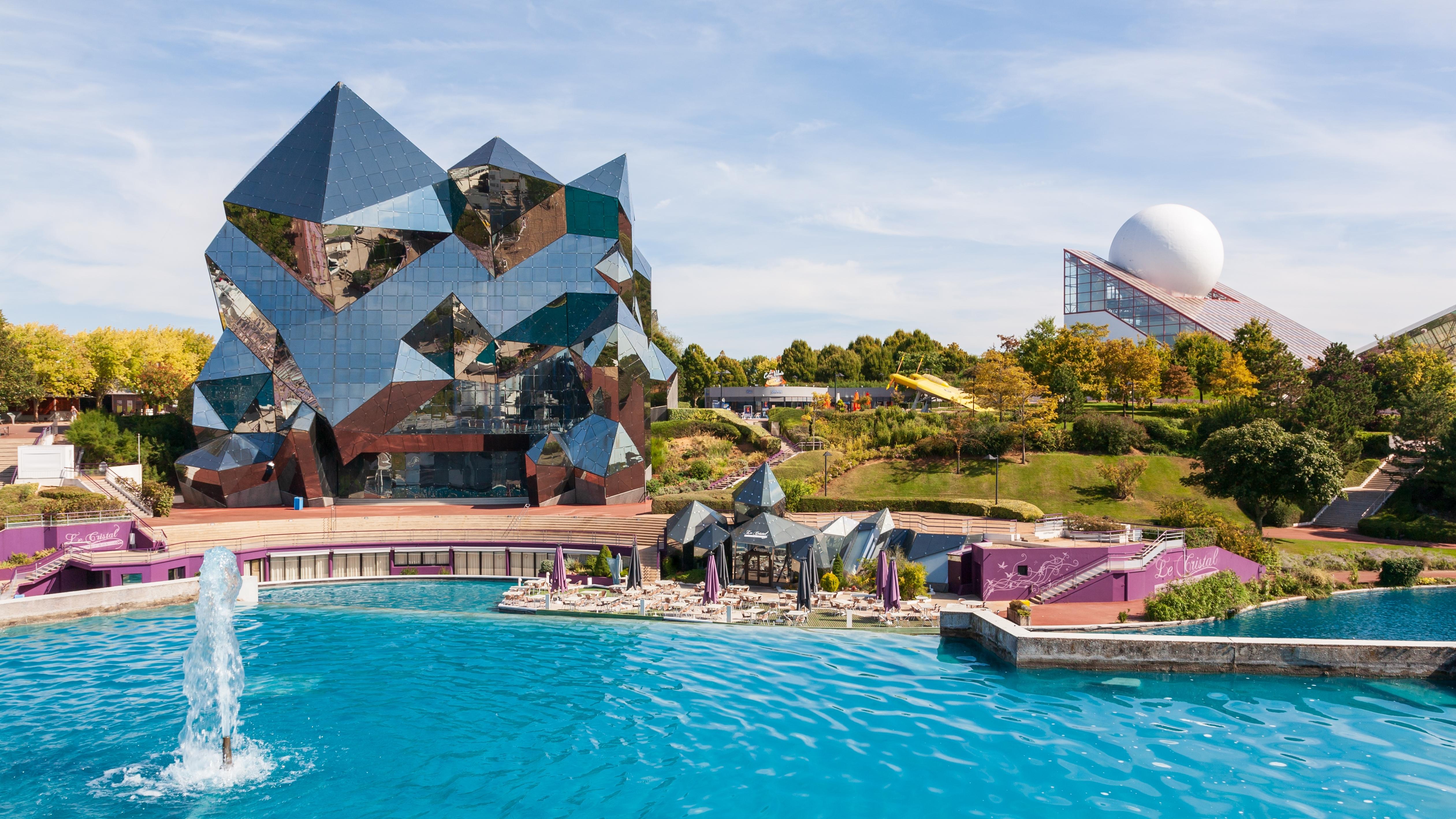 הפארק העתידני Futuroscope בצרפת. צילום: Willy Mobilo / Shutterstock.com