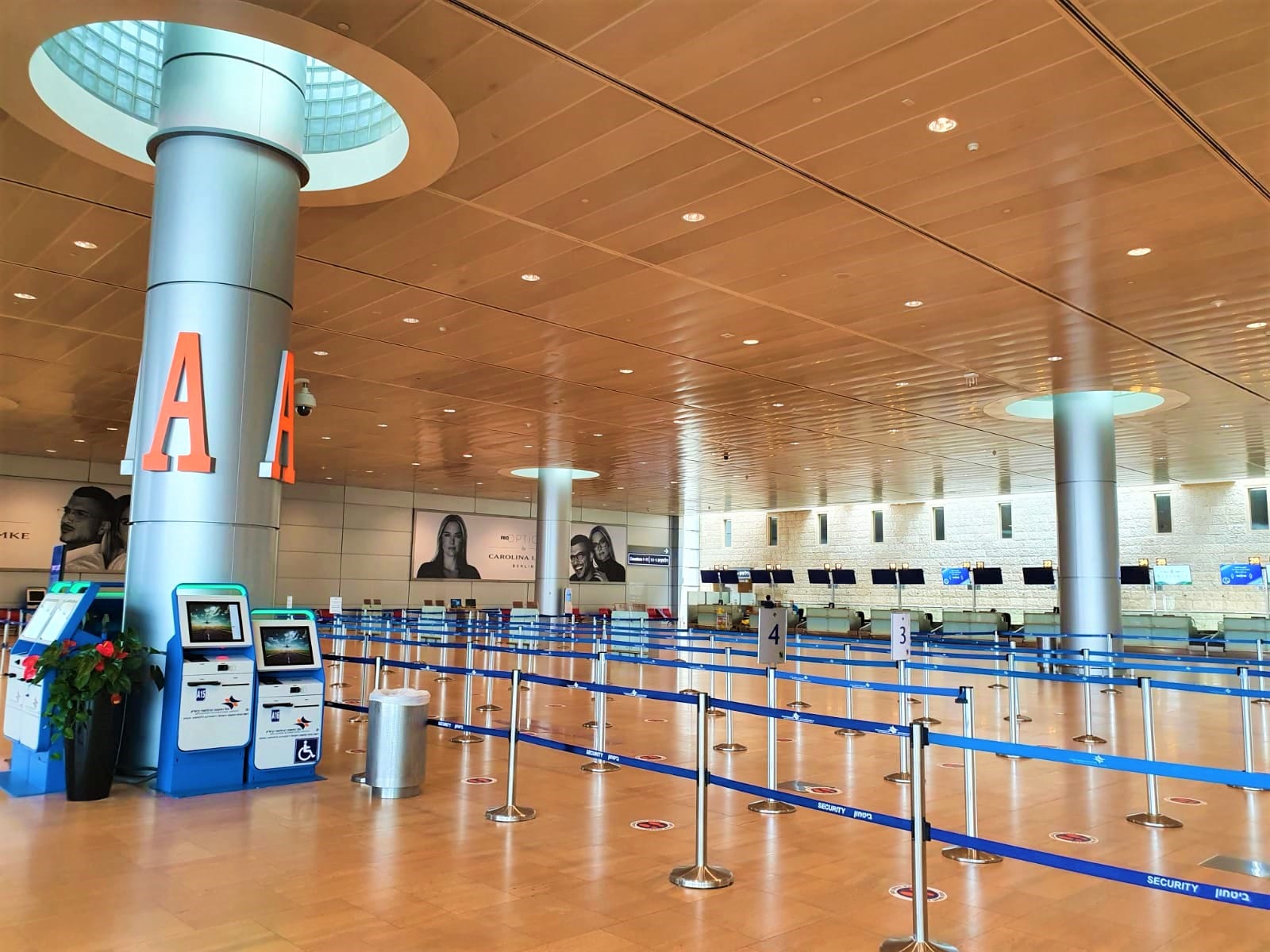 Пустой аэропорт Бен-Гурион. Фото: Сапир Перец Зильберман