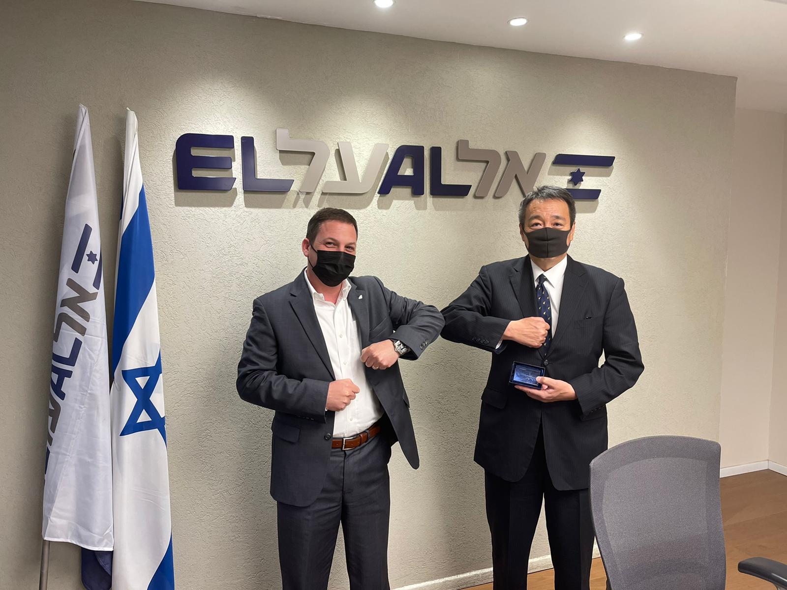 קואיצ'י מיזושימה, שגריר יפן בישראל ואביגל שורק, מנכ"ל אל על. צילום: יח"צ אל על