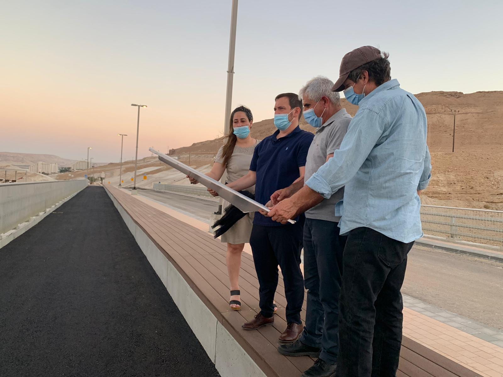 בוחנים את השטח צילום: החברה להגנות ים המלח