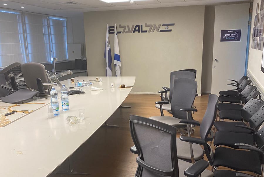 חדר הישיבות בתום הישיבה אתמול
