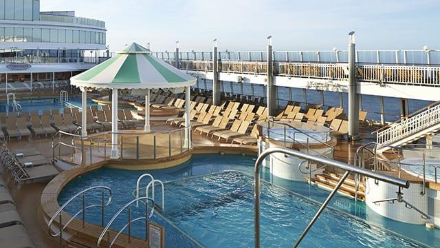 Norwegian Jade חוזרת להפליג בחודש יולי מיוון. צילום: יח"צ NCL