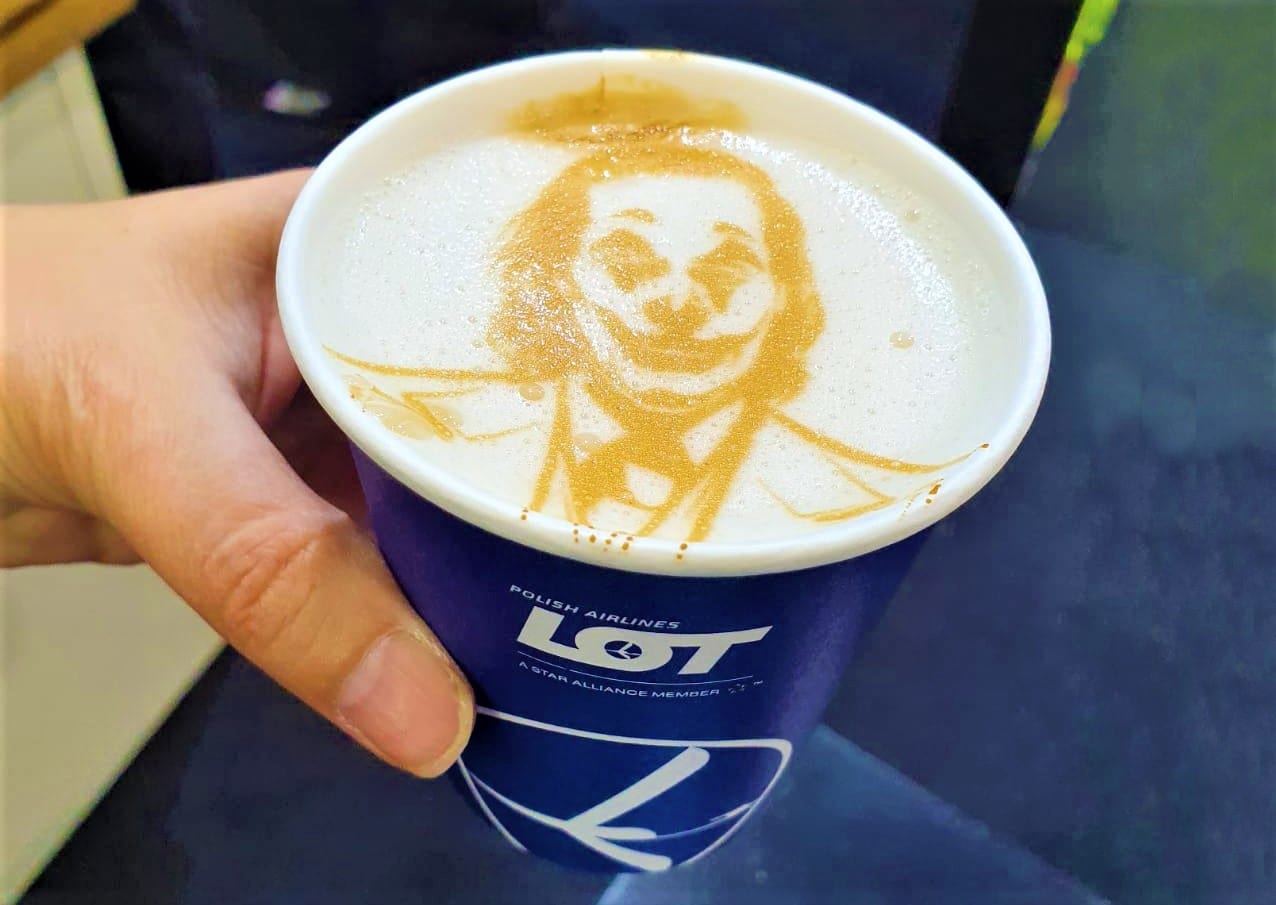 הג'וקר של לוט. קפוצ'ינו בביתן של חברת התעופה לוט. צילום: ספיר פרץ זילברמן|בביתן היפני. צילום: עמרי קליין|הדוכן הריק של סין ב-IMTM 2020. צילום: עמרי ק?