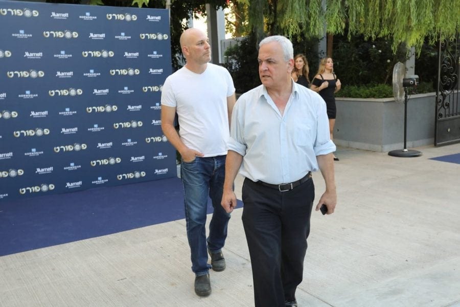 מימין: יעקב אמסלם וגיא רווה (מסעות). צילום: פספורטניוז