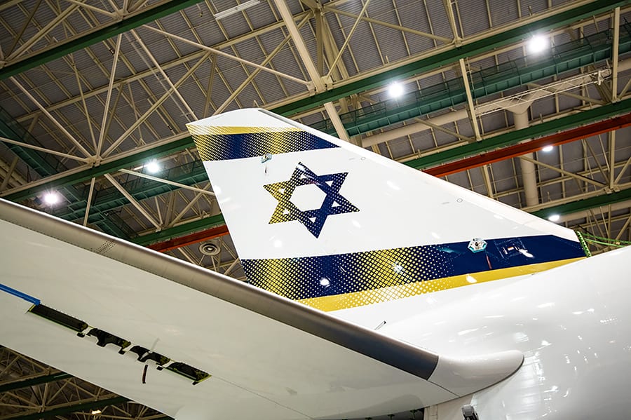 צילום: Craig Larsen/Boeing Photographer|צבעי כחול וזהב. צילום: Craig Larsen/Boeing Photographer|הדריימליינר של אל על בעיצוב המלא. צילום: Jim Anderson