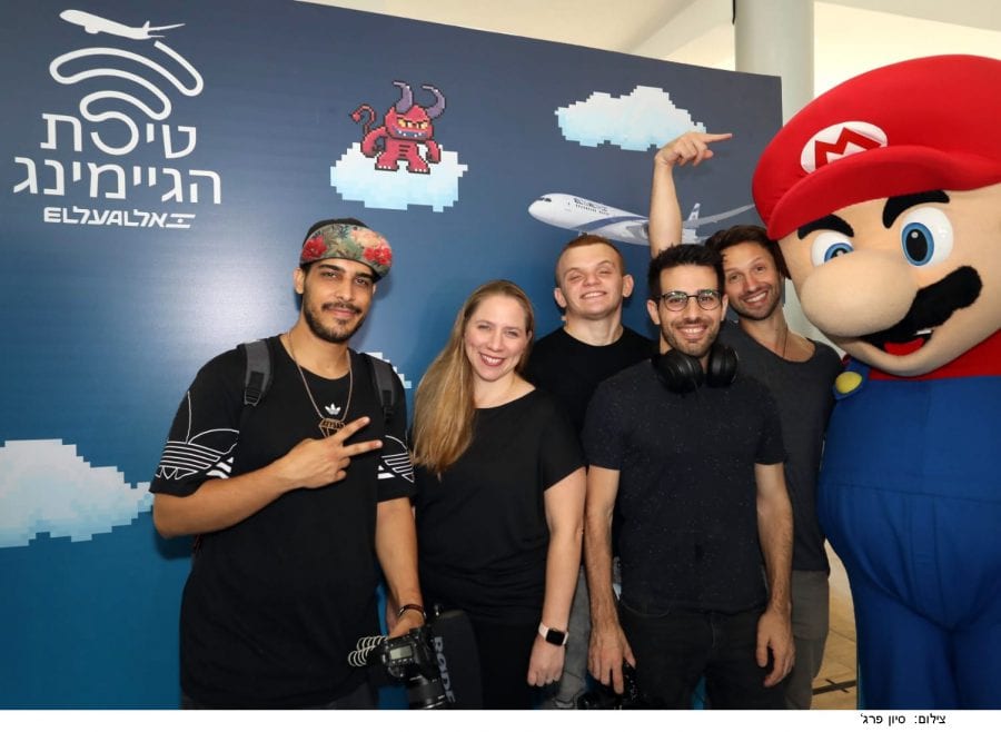 שלומי בן עטר אייל יוסף גיא פודוליץ' ובן קיסר עם עדי הנגבי צילום: סיוון פרג'|טיסת הגיימינג. צילום: סיון פרג'
