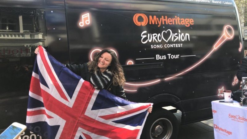 האוטובוס בלונדון. צילום MyHeritage&nbsp; |האוטובוס בלונדון. צילום: יח"צ