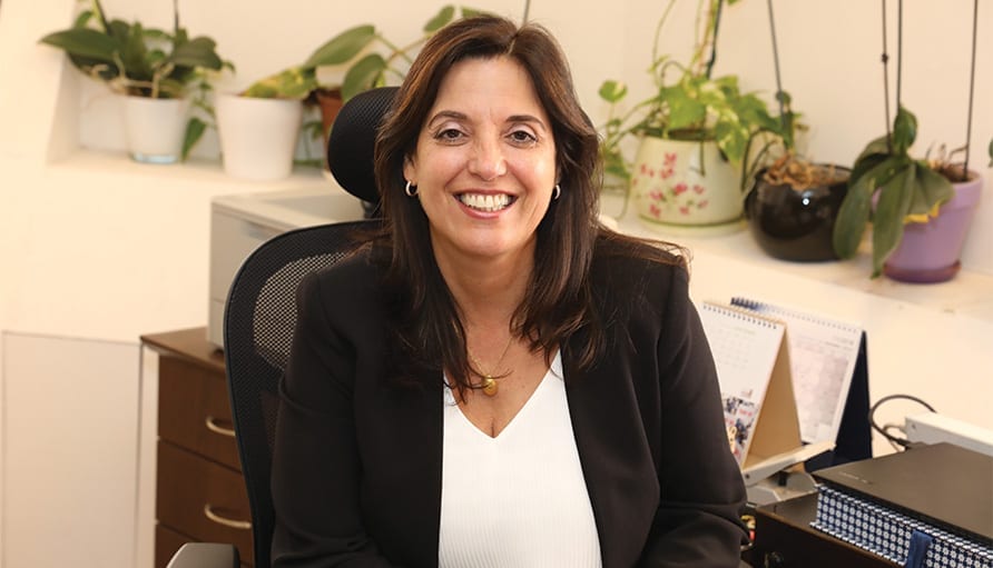 "עבור שירותים שנותנים הסוכנים יש לשלם. לא ייתכן שחברות התעופה יגלגלו את החובה הזו על ציבור הנוסעים"||"האינטרנט הוא לא האויב של הסוכן" צילום: Shut