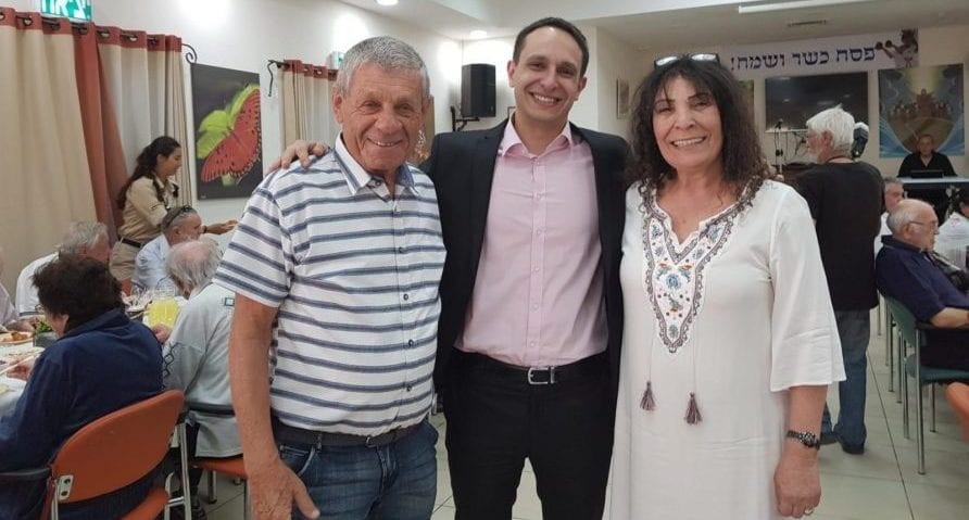 מימין לשמאל: צביה משה רכזת העמותה