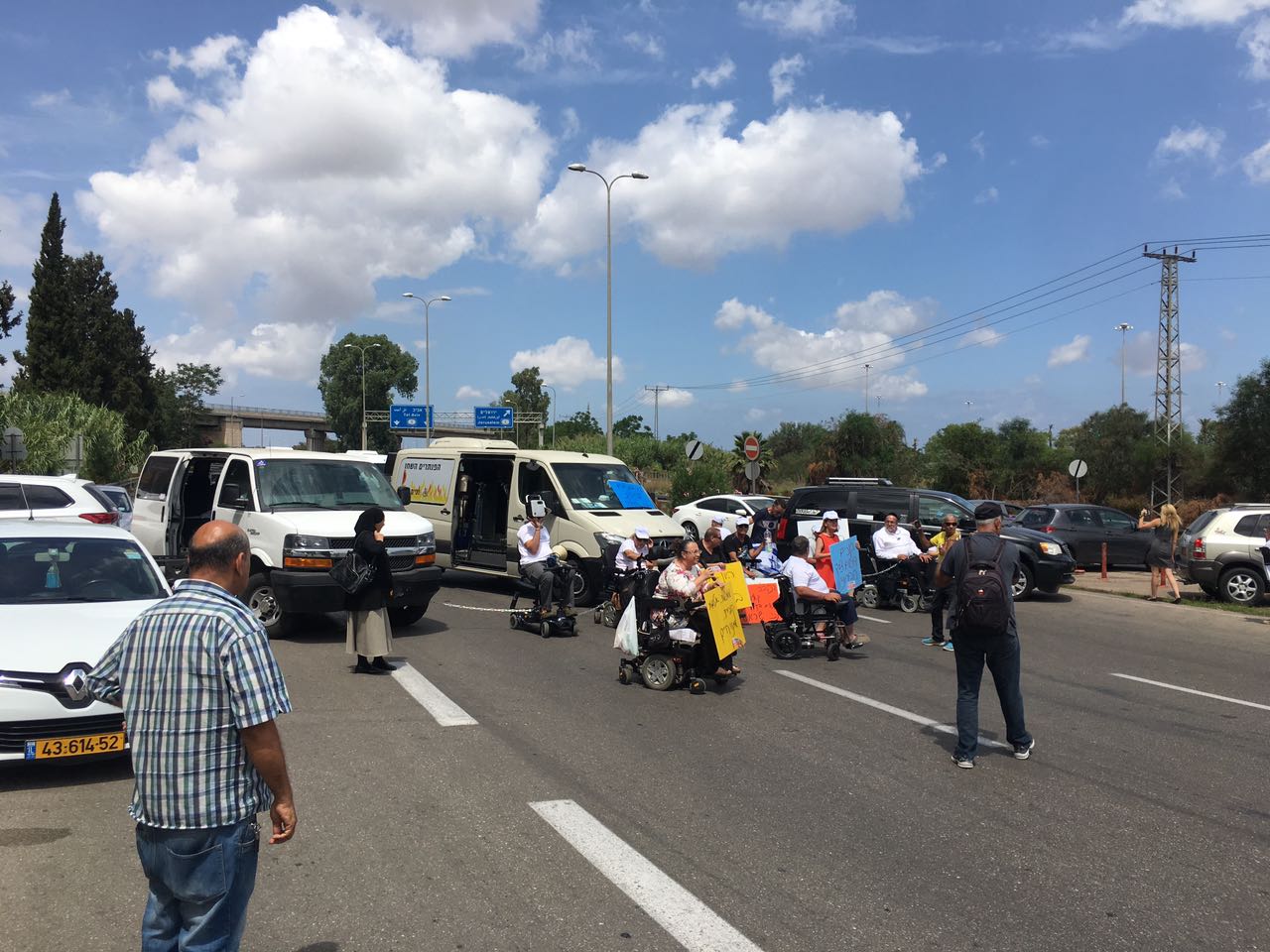 הפגנת נכים בכניסה לנתב"ג לפני כחודש צילום: דוברות רש"ת
