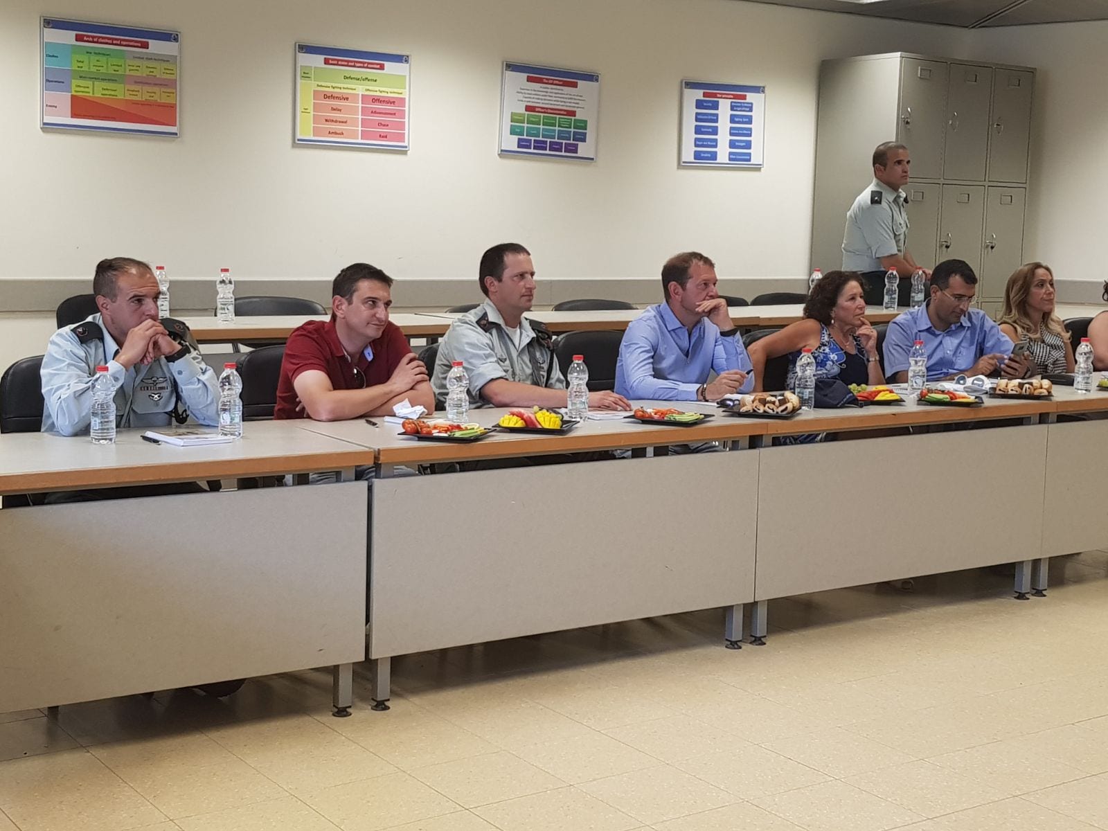 ישראייר מאמצת לוחמים בבה"ד 1.בתמונה אורי סירקיס וגיל סתיו היום בטקס מיוחד בבה"1||צוערי בה"ד 1 היום בטקס המיוחד