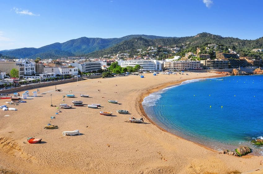קוסטה ברווה|42950158 - a panoramic view of the platja gran beach in tossa de mar