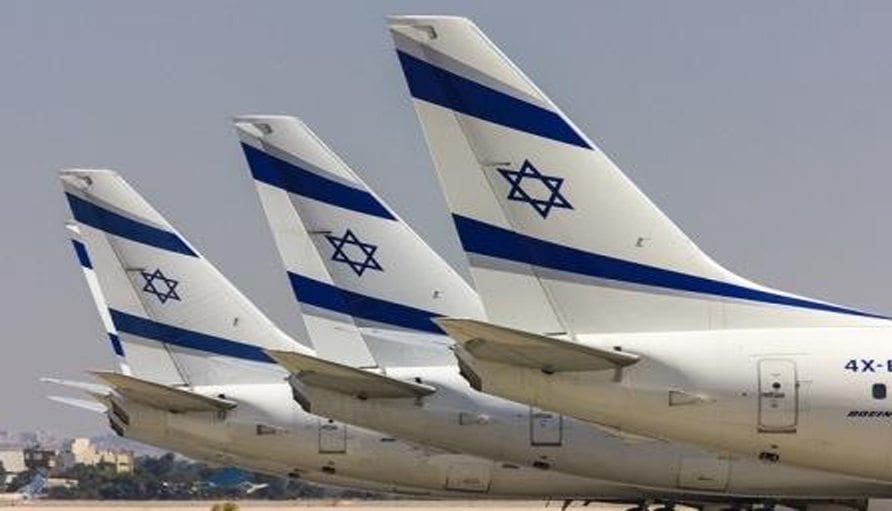 מימין לשמאל: יותם יקיר, מנכ"ל מוזיאוני חיפה וצבי נטע יו"ר קבוצת מכשירי תנועה