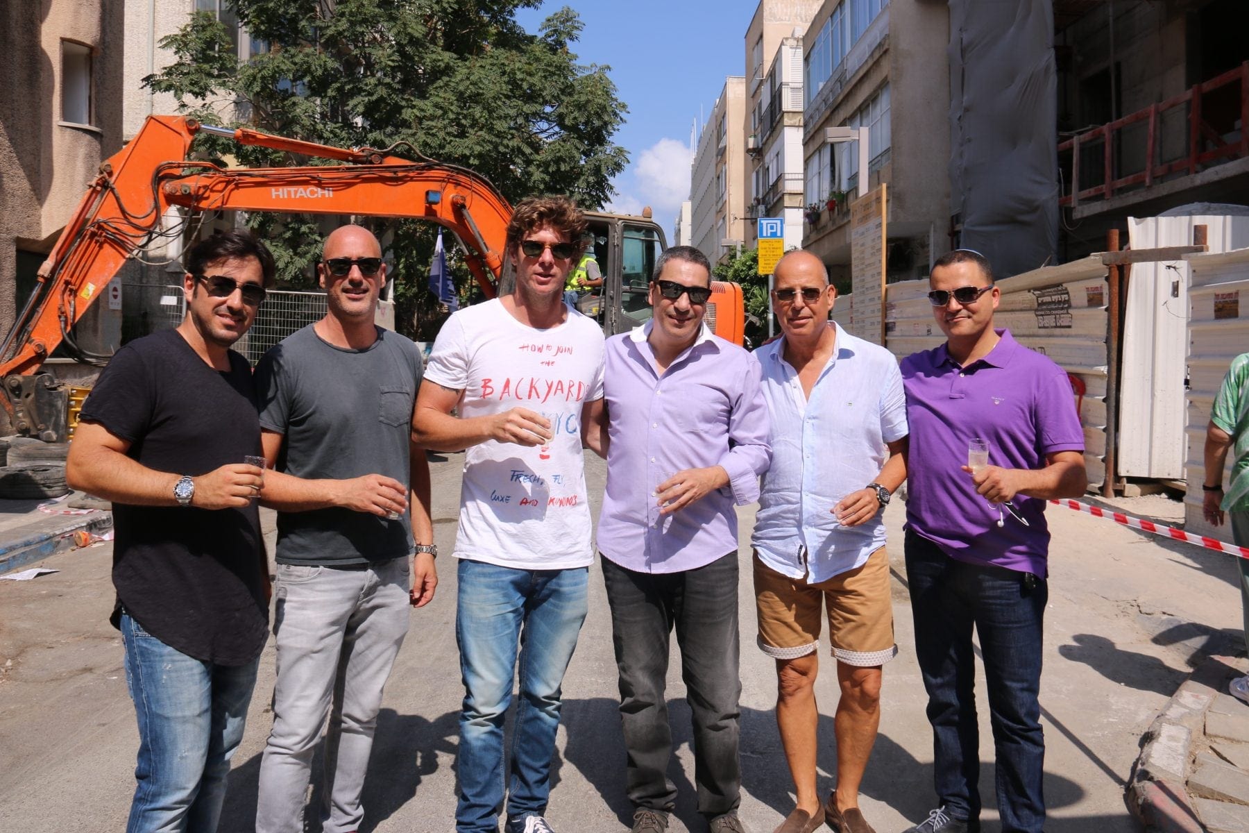 מימין: שמעון סיבוני