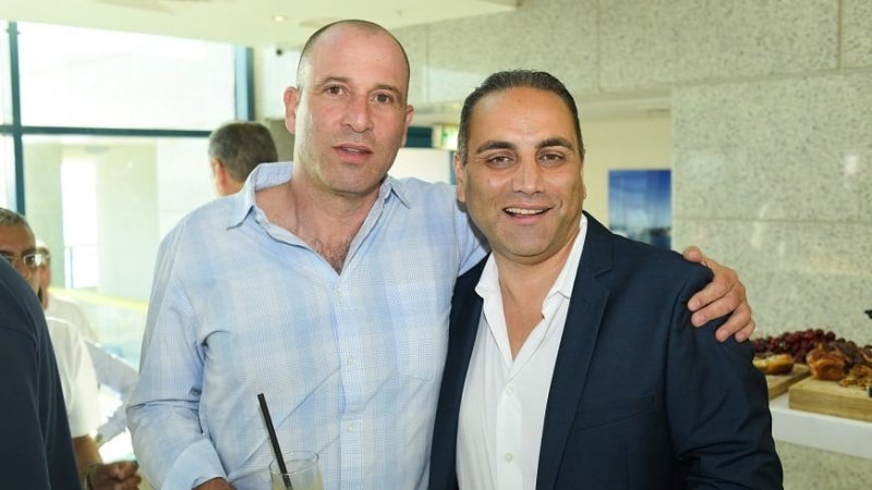 אבי חורמרו - מנכ"ל קבוצת נקש ישראל ורשת מלונות אורכידאה ואייל קשדן &ndash; מנכ"ל חברת התיירות 'השטיח המעופף'. צלם: גיא חמוי