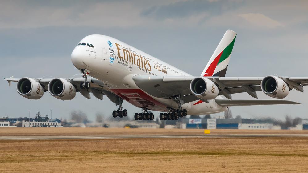 שיא של 100 מטוסים משופצים. Emirates. צילום: Shutterstock