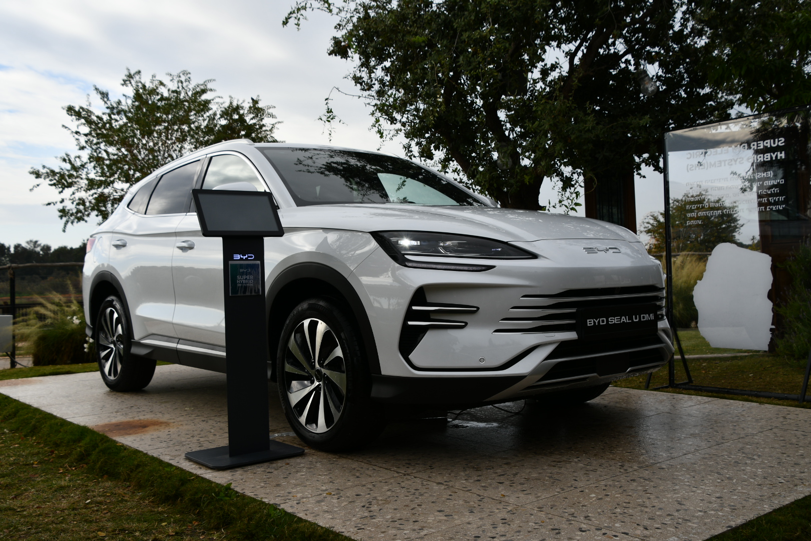 BYD SEAL U Plug-in. Photo: Ira Makienko