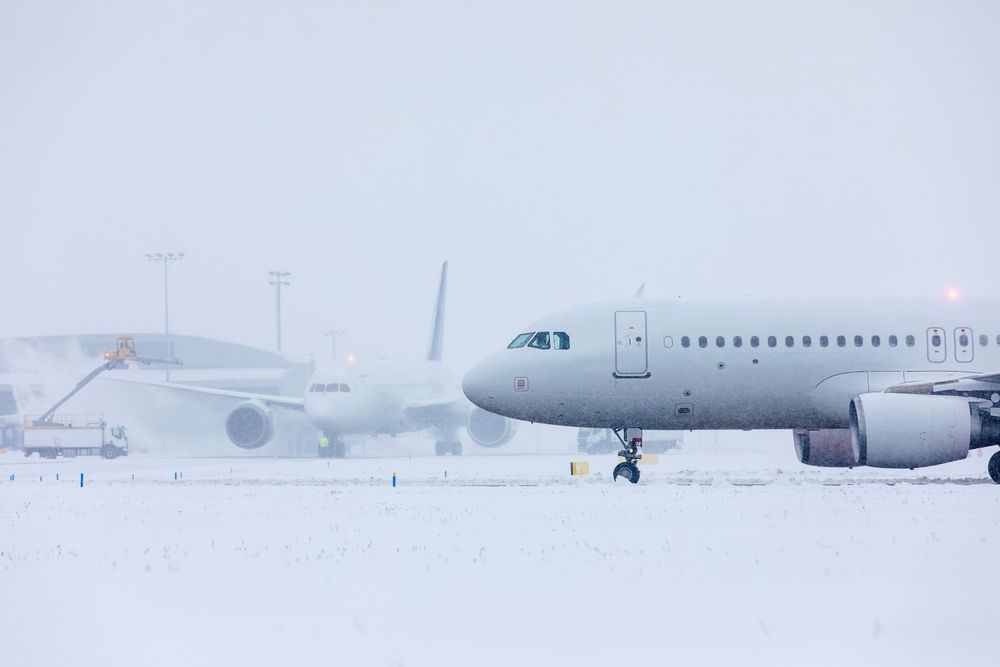 Airport Closure Due to Heavy Snow. Photo: Shutterstock