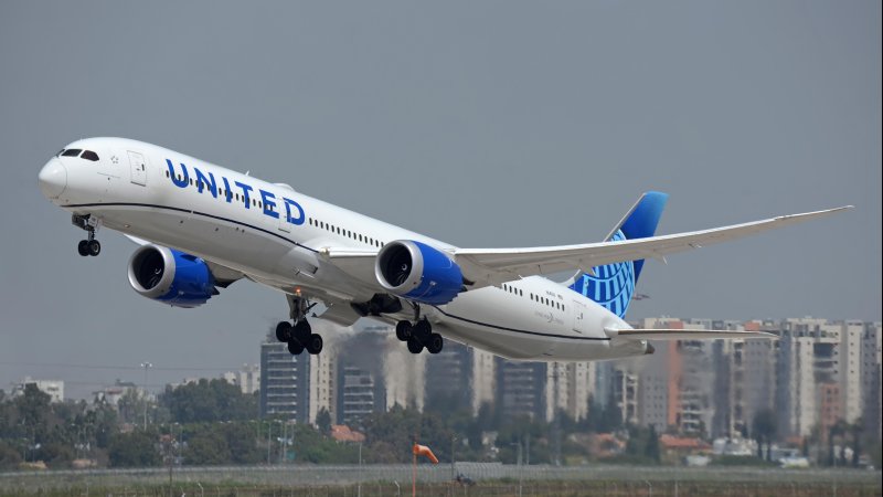 United Airlines plane at Ben Gurion Airport. Photo: SHUTTERSTOCK
