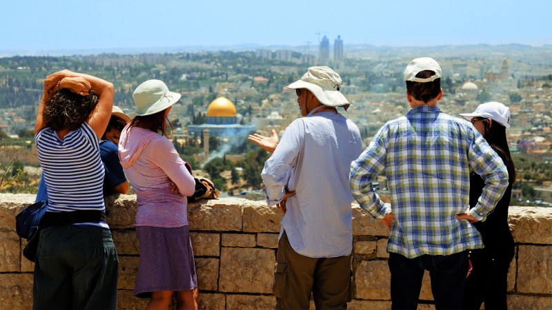 Tourists in Jerusalem. Photo: SHUTTERSTOCK