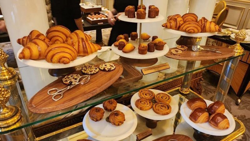 Breakfast at the Four Seasons Hotel. Photo: Matan Hetzroni