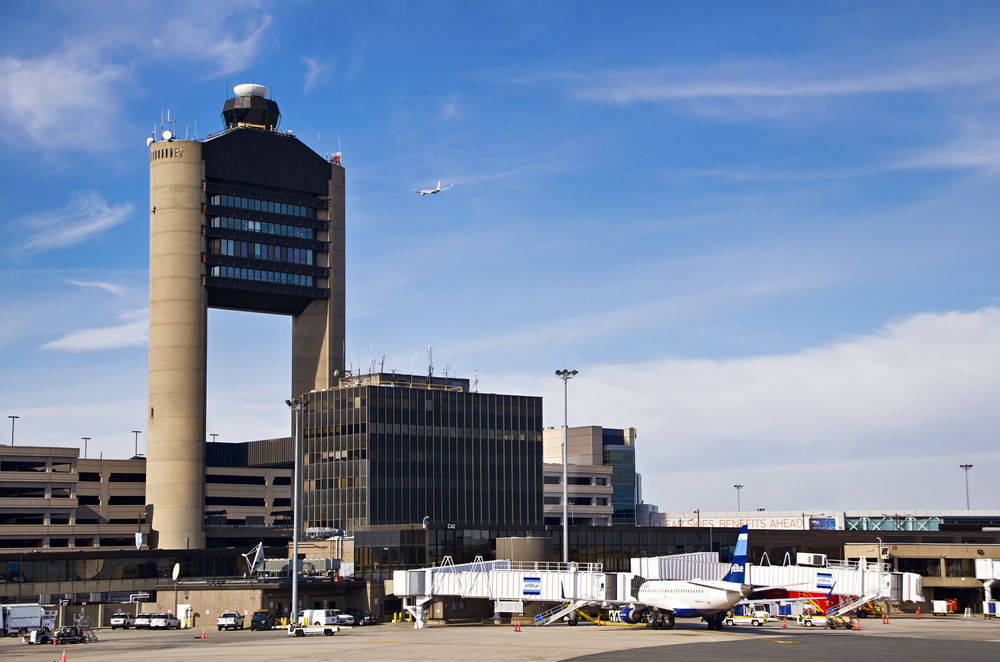 Boston, Logan. Leena Robinson / Shutterstock