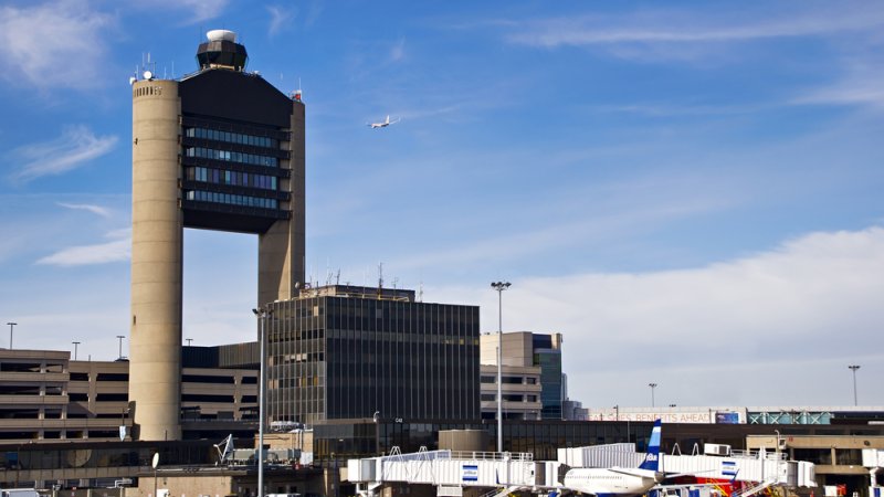 Boston, Logan. Leena Robinson / Shutterstock