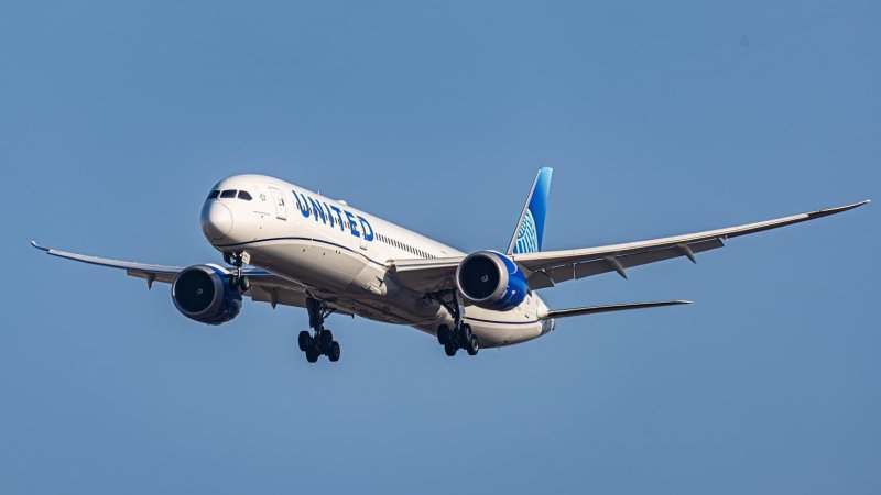 United Airlines Boeing 787-10 taking off from Ben Gurion Airport. Photo: Anthony Hershko