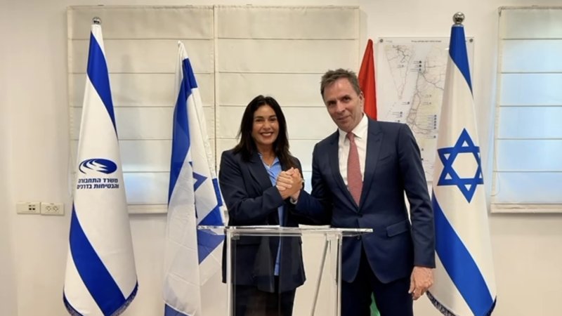 Minister Regev with WizzAir President