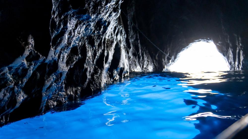 Disturbing Incident in Capri's Blue Grotto. Photo: Ana del Castillo / Shutterstock