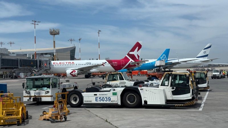 Самолёты в Бен-Гурионе. Фото: ПаспортНьюз