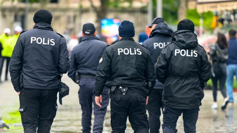 Полиция Турции в Стамбуле. Фото: Savvapanf / Shutterstock