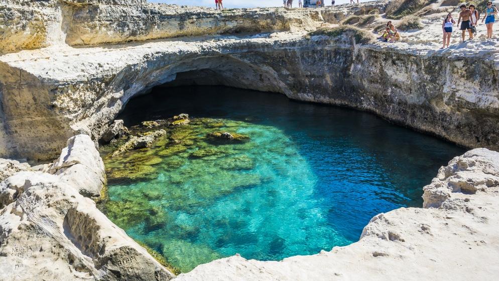 Grotta della Poesia, Cave of Poetry. צילום: Shutterstock