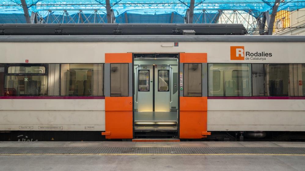רוב רכבות הפרברים בקטלוניה הושבתו עד 14:00. צילום: Shutterstock