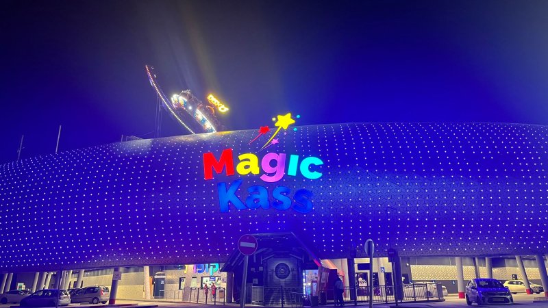 יואר בסגול ה-Magic Kass. צילום: יח״צ יואר בסגול ה-Magic Kass. צילום: יח״צ
