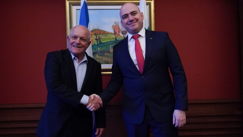 שר התיירות חיים כץ עם מקבילו הבולגרי, השר אילין דימיטרוב. צילום: Ladislav Tsvetkov שר התיירות חיים כץ עם מקבילו הבולגרי, השר אילין דימיטרוב. צילום: Ladislav Tsvetkov