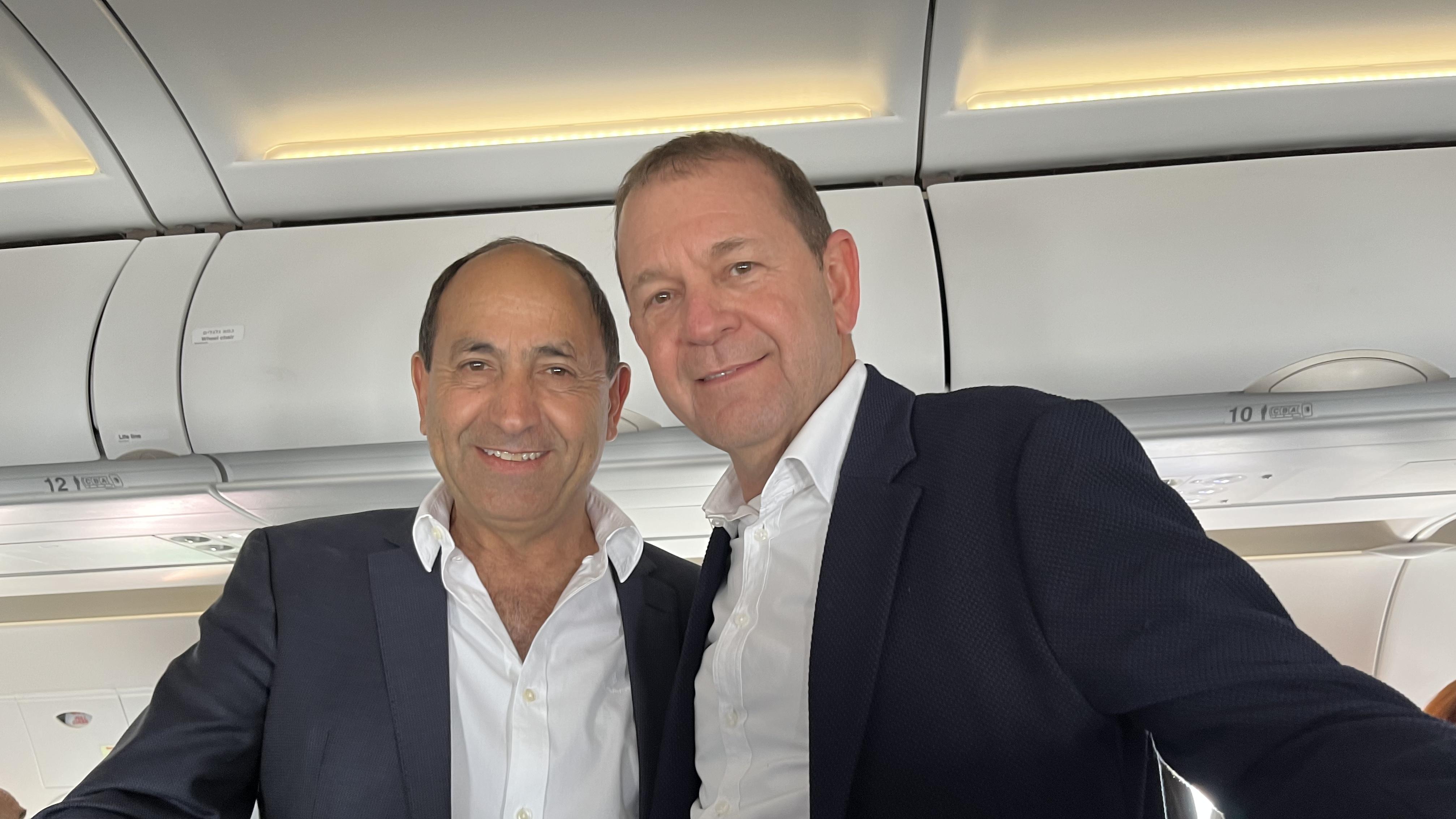 אורי סירקיס ורמי לוי באיסטנבול. צילום:  פספורטניוז 