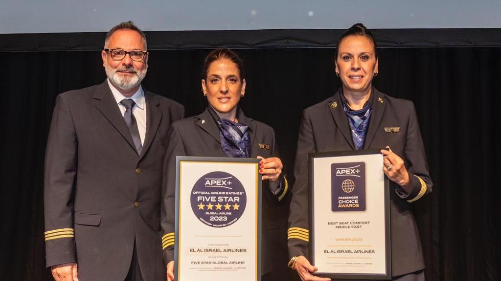 מימין: מגי חדד, ראש אגף צוות דיילי אוויר באל על. צילום: יח"צ