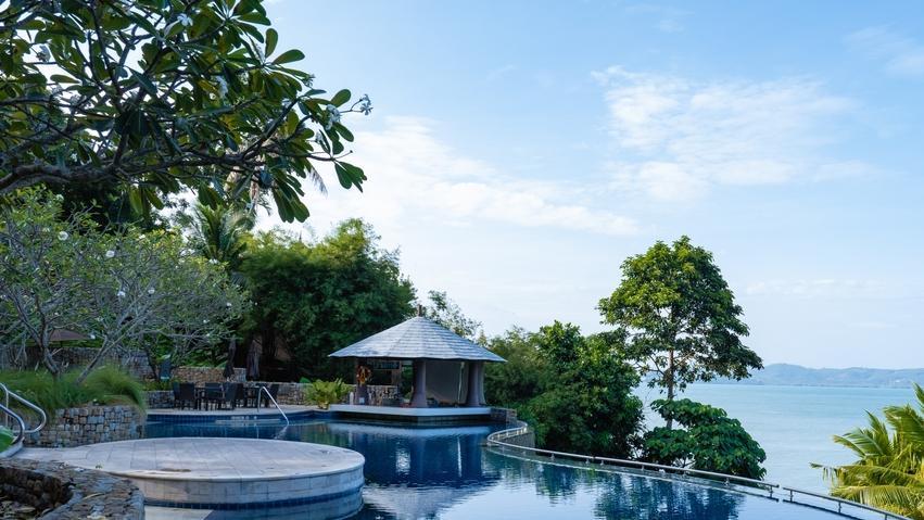ריץ קרלטון בפוקט יוקם במקוםWestin Siray Bay, Phuket. צילום: Shutterstock