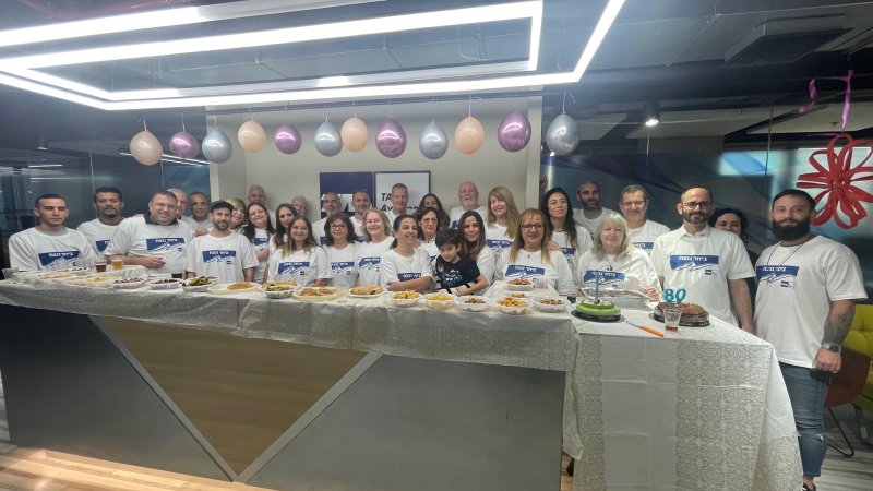 חוגגים לטהלר -80. צילום: יח״צ חוגגים לטהלר -80. צילום: יח״צ