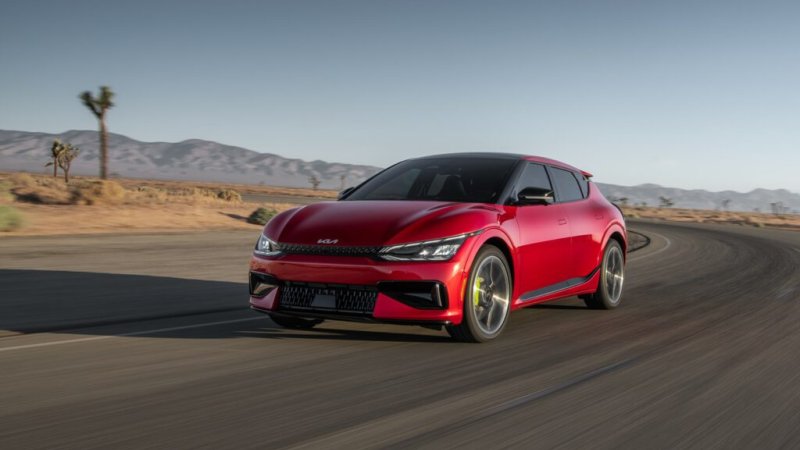קיה EV6 GT מהדור הנוכחי. צילום: קיה העולמית קיה EV6 GT מהדור הנוכחי. צילום: קיה העולמית