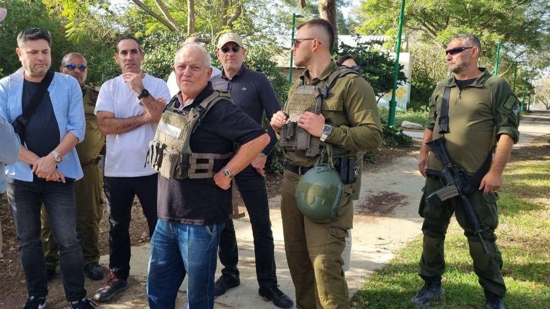 שר התיירות חיים כץ בסיור בדרום. צילום: דוברות משרד התיירות