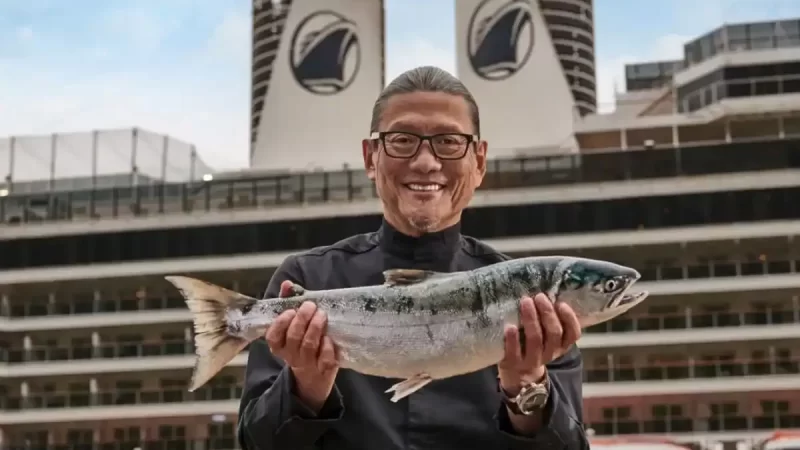 Chef Morimoto. צילום: Holland America Line Chef Morimoto. צילום: Holland America Line