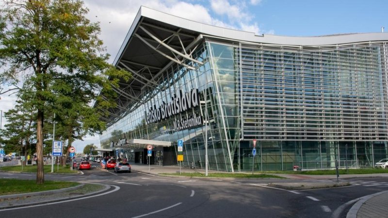 Bratislva Airport: Stefan_Sutka / Shutterstock