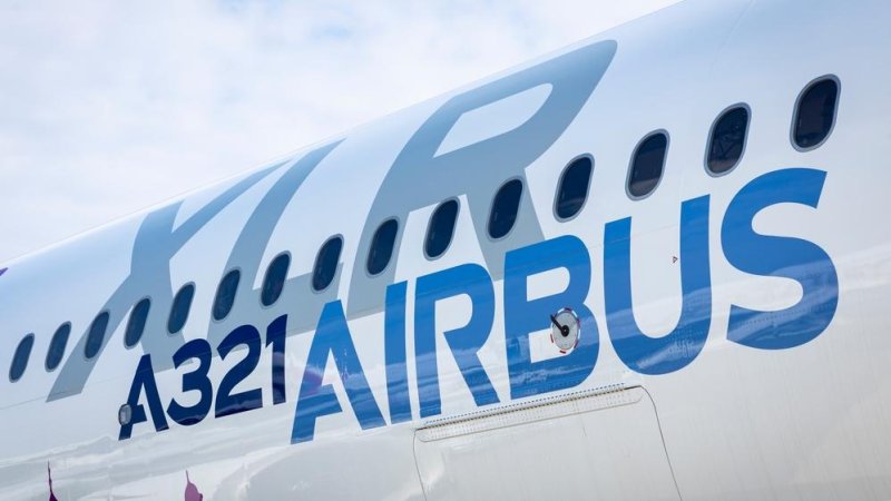 American Airlines. Photofex_AUT / Shutterstock.com