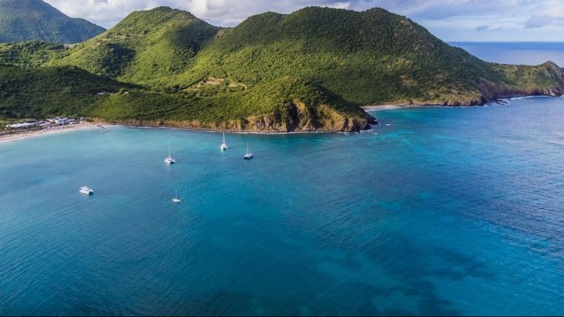 St. Maarten Island. Photo: Jayne Lipkovich, Shutterstock