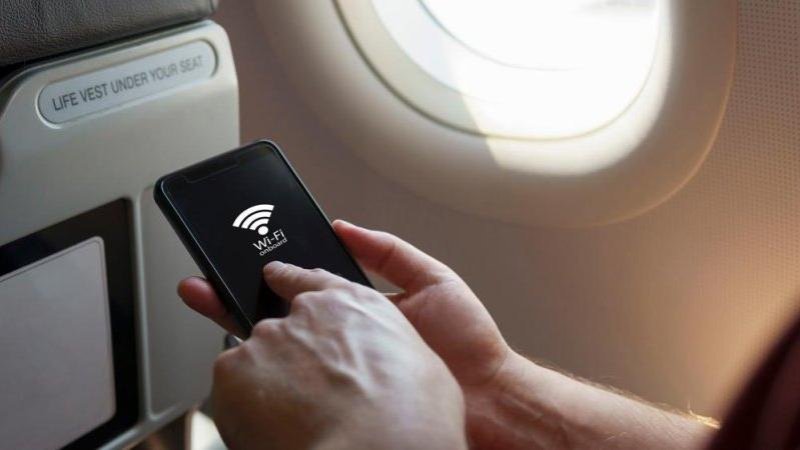 Free WiFi on plane. Photo: Shutterstock 