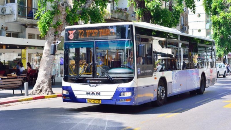 אוטובוס בת״א. צילום: Shutterstock אוטובוס בת״א. צילום: Shutterstock