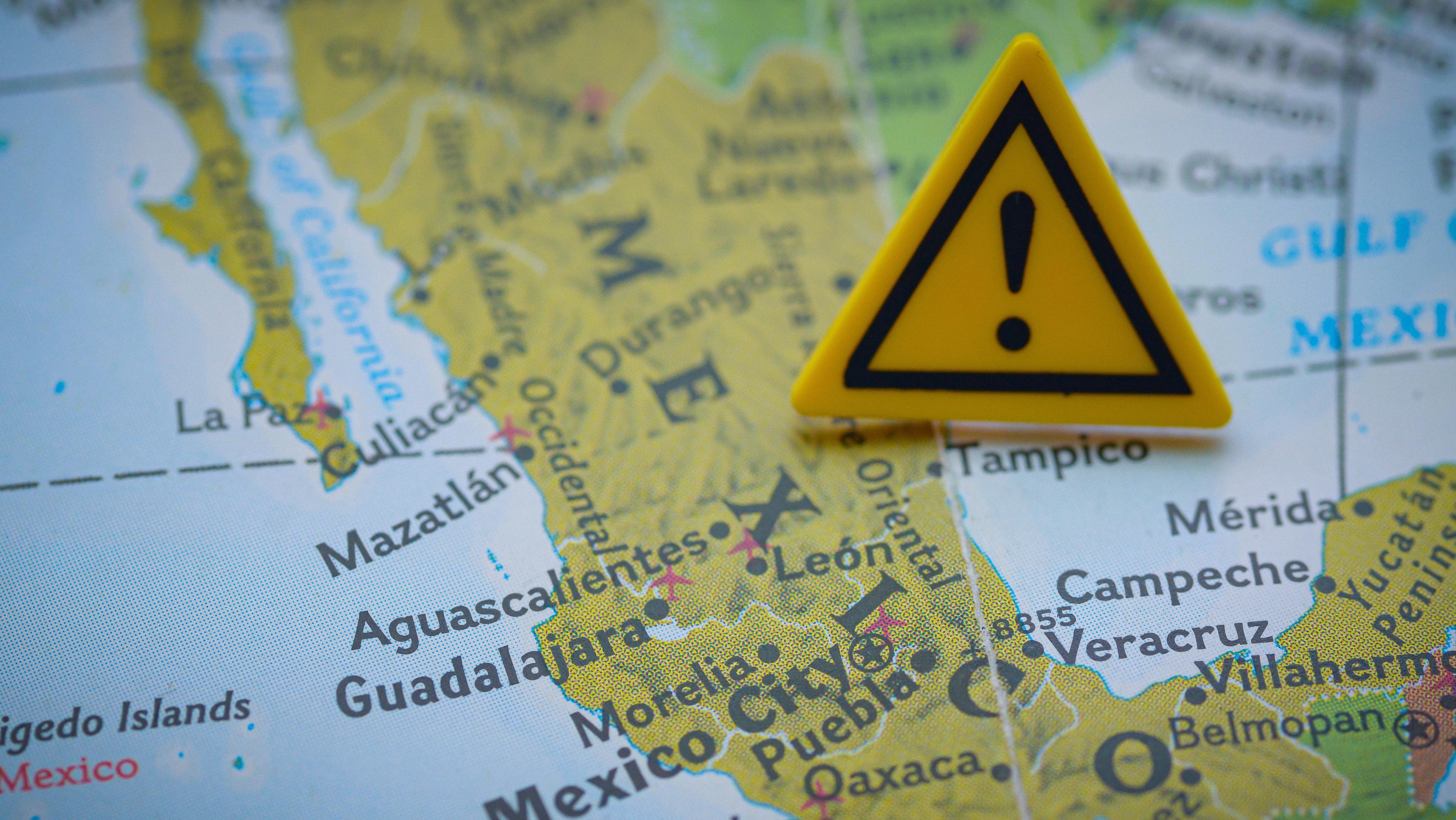 Mexico travel warning. Photo: / Shutterstock